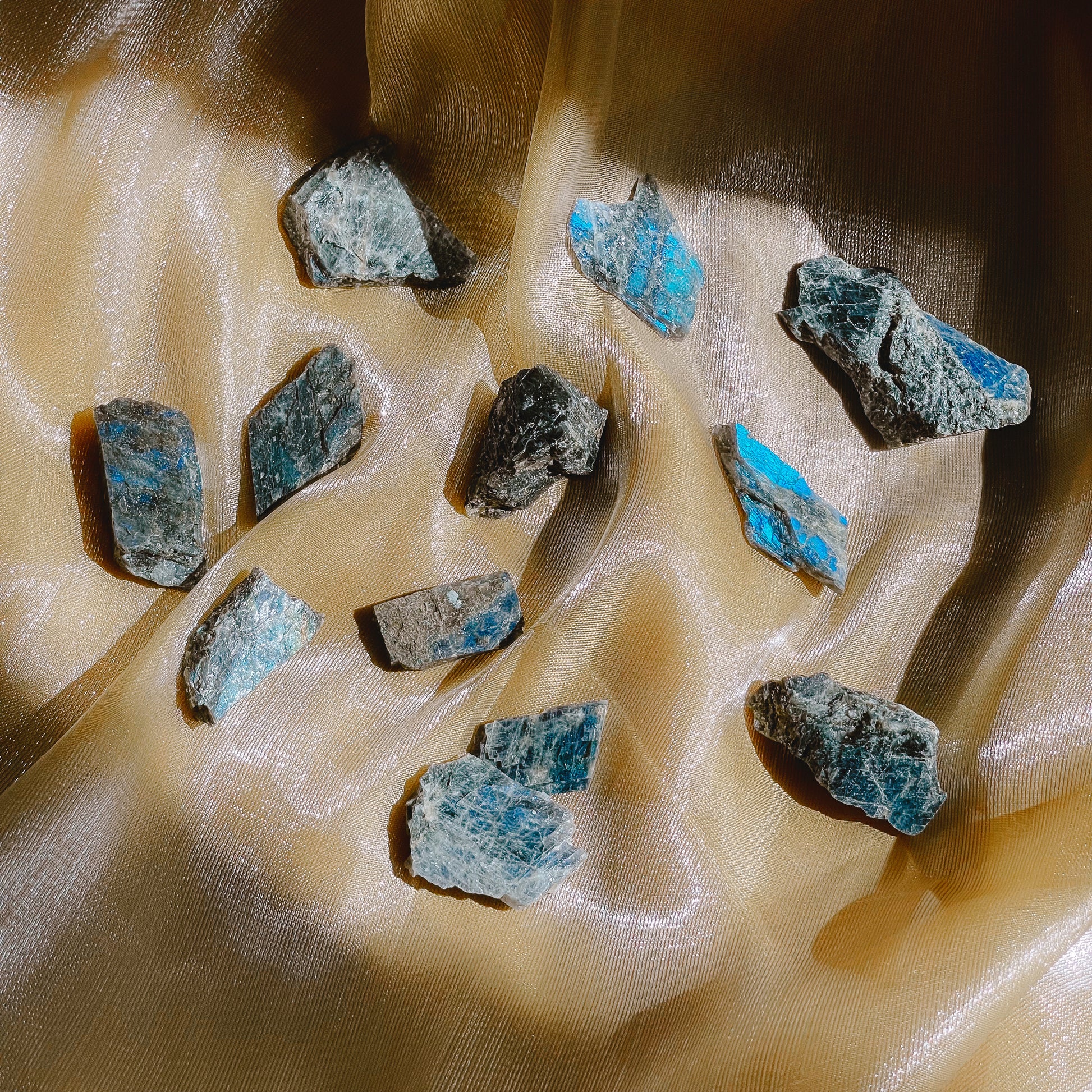 Raw Flashy Spectrolite from Finland