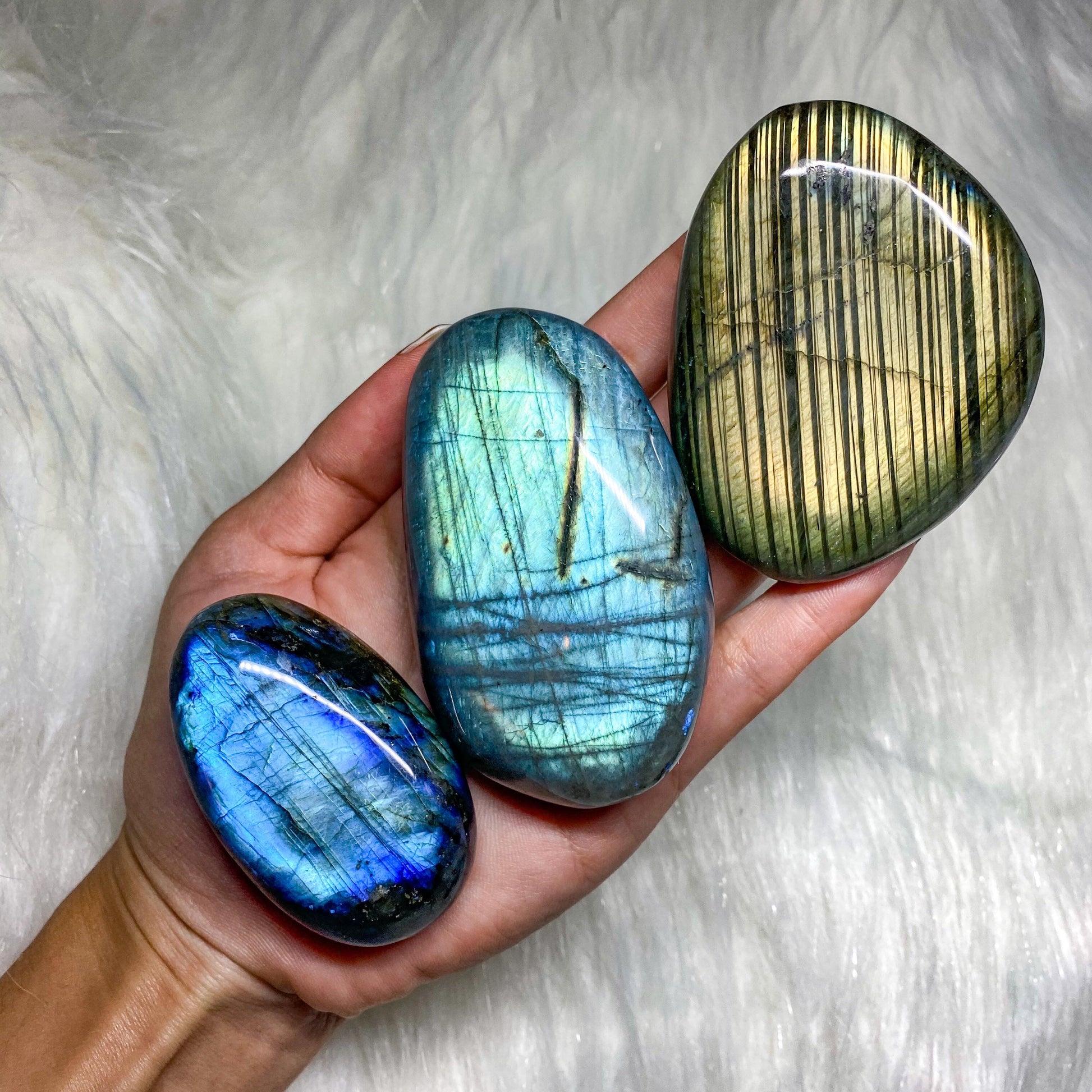 Madagascan Labradorite Palmstone