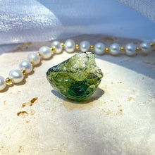 将图片加载到图库查看器，Rare Moldavite from Czech Republic (B)
