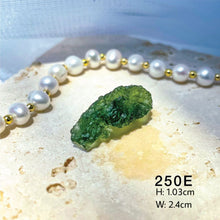 将图片加载到图库查看器，Rare Moldavite from Czech Republic (A)
