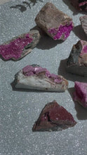 在图库查看器中加载和播放视频，Druzy Cobaltoan Calcite
