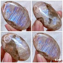 Load image into Gallery viewer, Flashy Belomorite Moonstone Palm Stone
