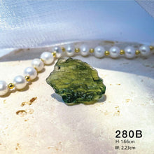 将图片加载到图库查看器，Rare Moldavite from Czech Republic (F)

