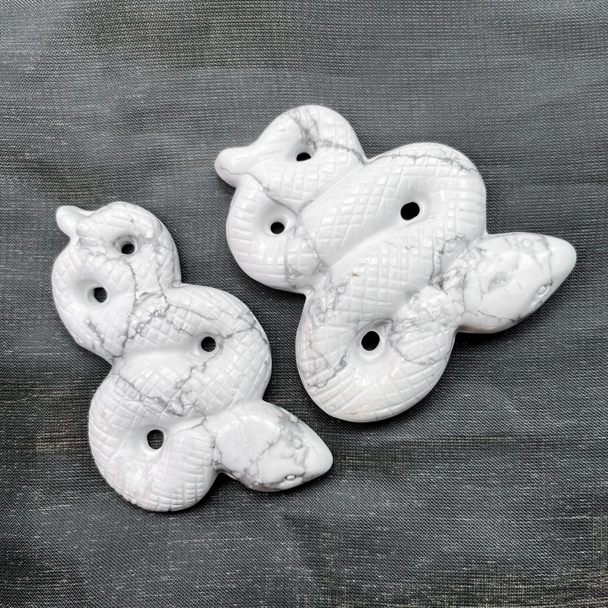 Howlite Magnesite Snake