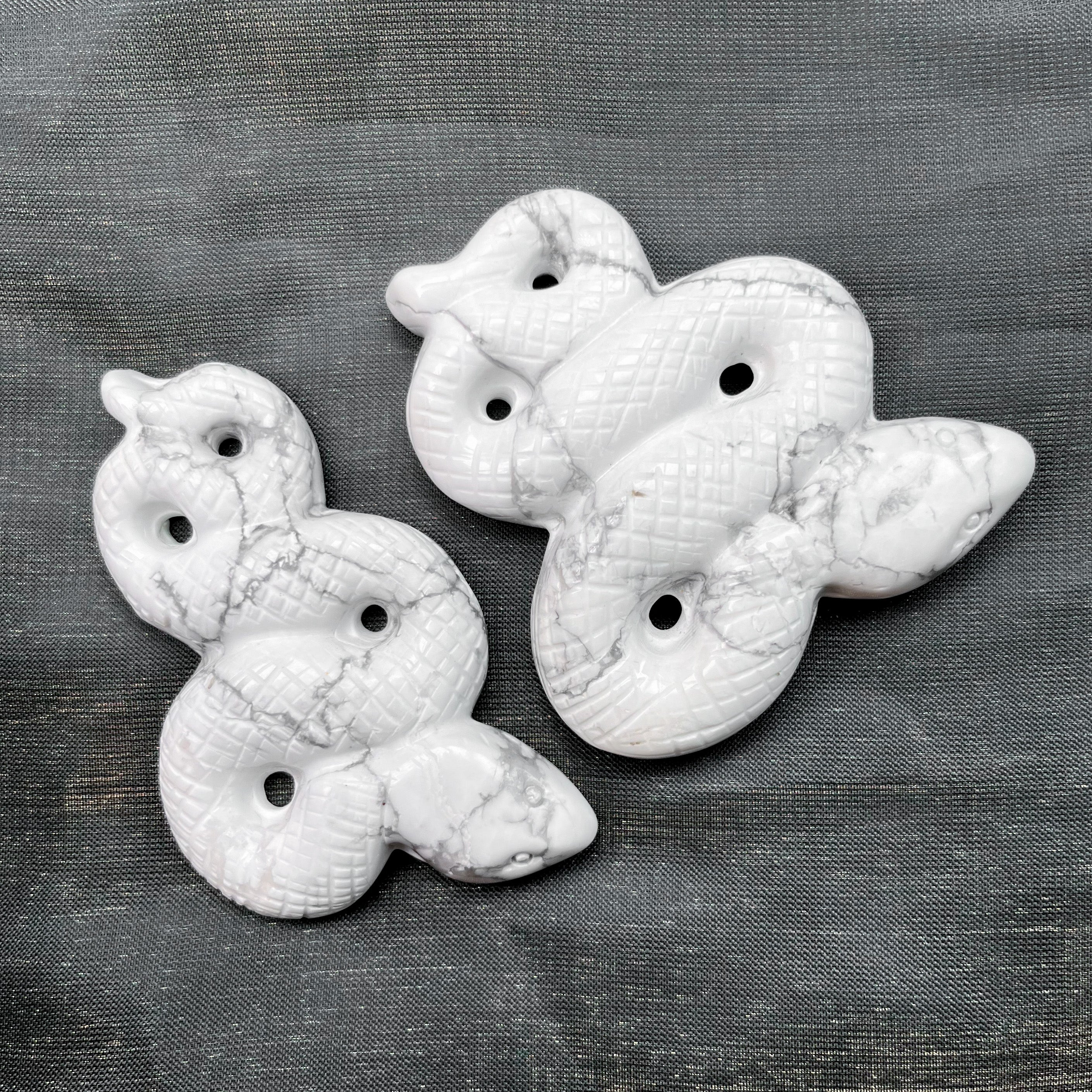 Howlite Magnesite Snake