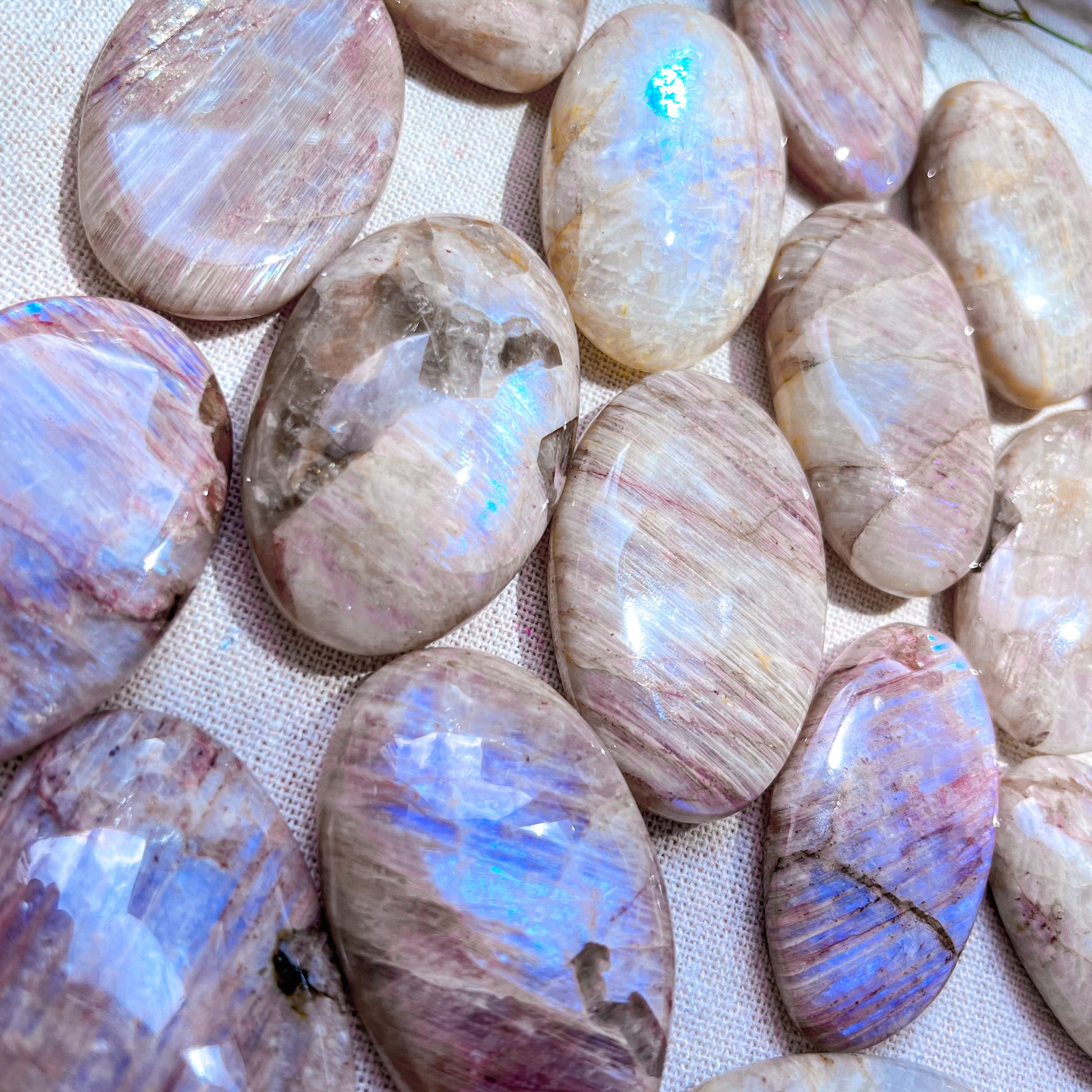 Flashy Belomorite Moonstone Palm Stone