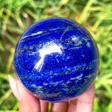 将图片加载到图库查看器，Lapis Lazuli Sphere with Pyrite Specks
