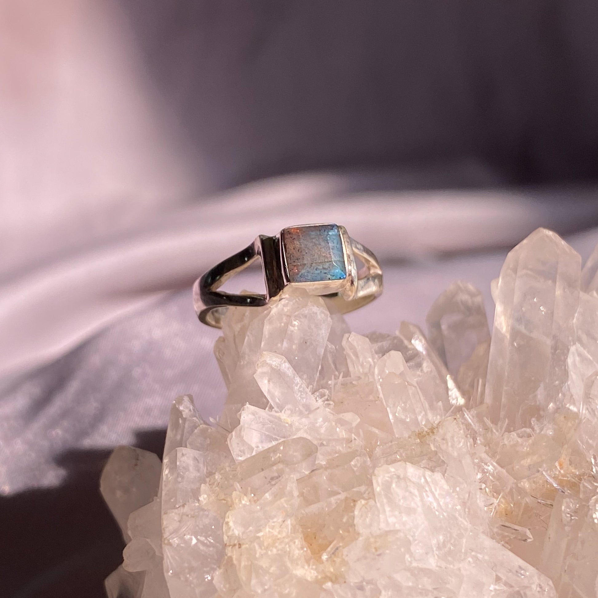 [Preorder] Square Labradorite Double Band Silver Ring