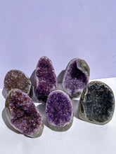 Load image into Gallery viewer, Maroon Amethyst Cutbase

