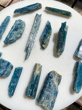 Load image into Gallery viewer, Blue Kyanite Cleansing Wand

