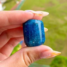Load image into Gallery viewer, Flashy Blue Apatite Tumble
