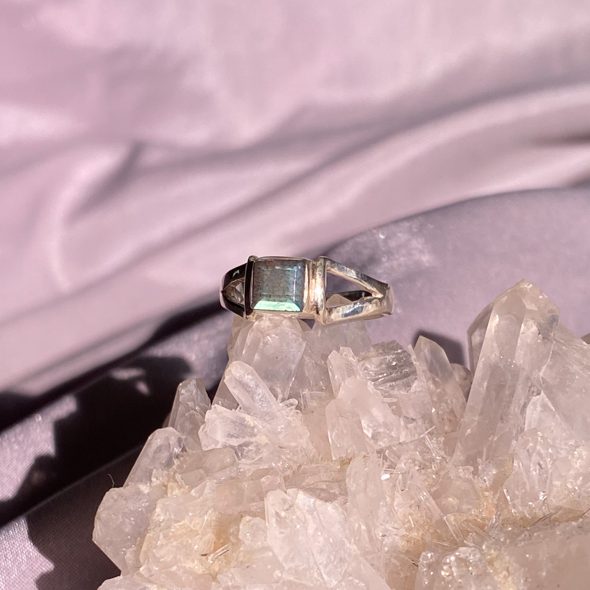 [Preorder] Square Labradorite Double Band Silver Ring