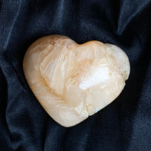 Load image into Gallery viewer, Puffy Stilbite Heart C
