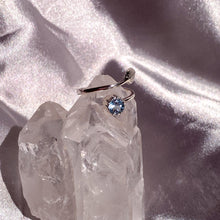 将图片加载到图库查看器，Blue Topaz Gemstone in 925 Sterling Silver Leaf Ring - Preorder
