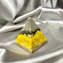 Load image into Gallery viewer, Bumblebee Jasper Pyramid
