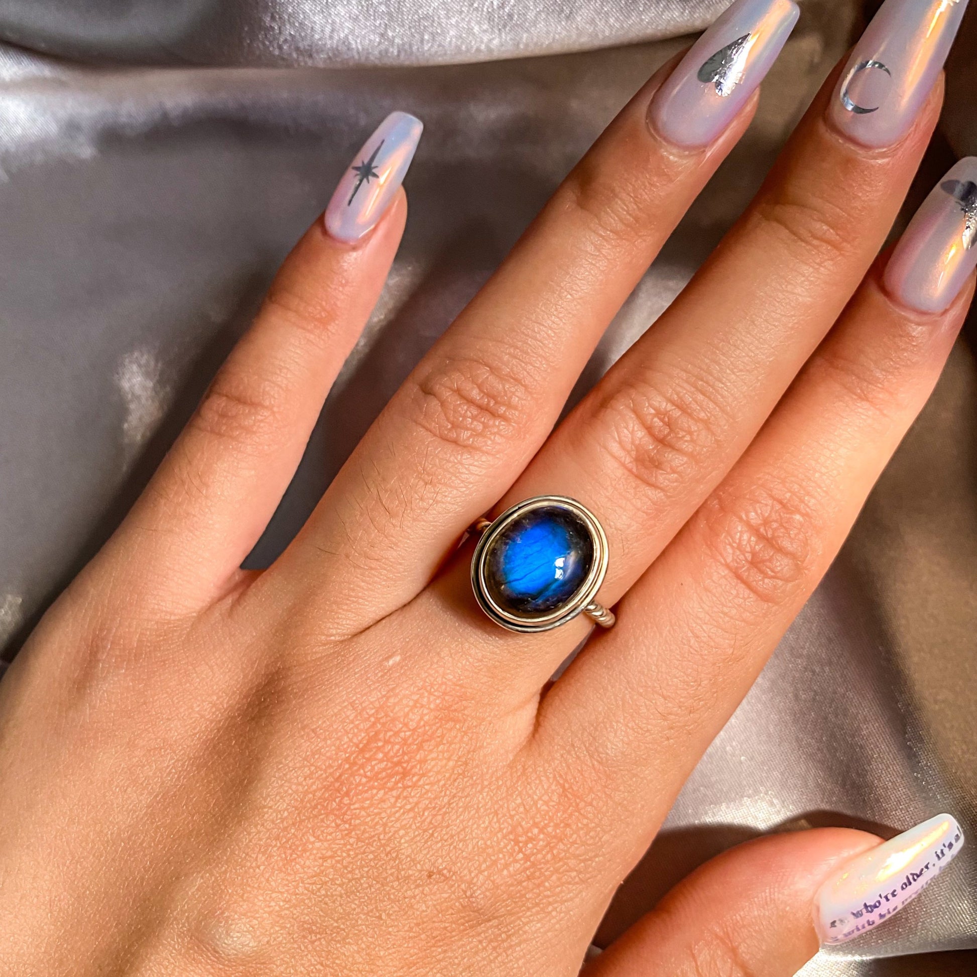 Labradorite on Intricate Silver Rope Band Ring LR-01