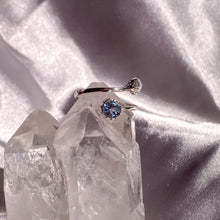 Load image into Gallery viewer, Blue Topaz Gemstone in 925 Sterling Silver Leaf Ring - Preorder
