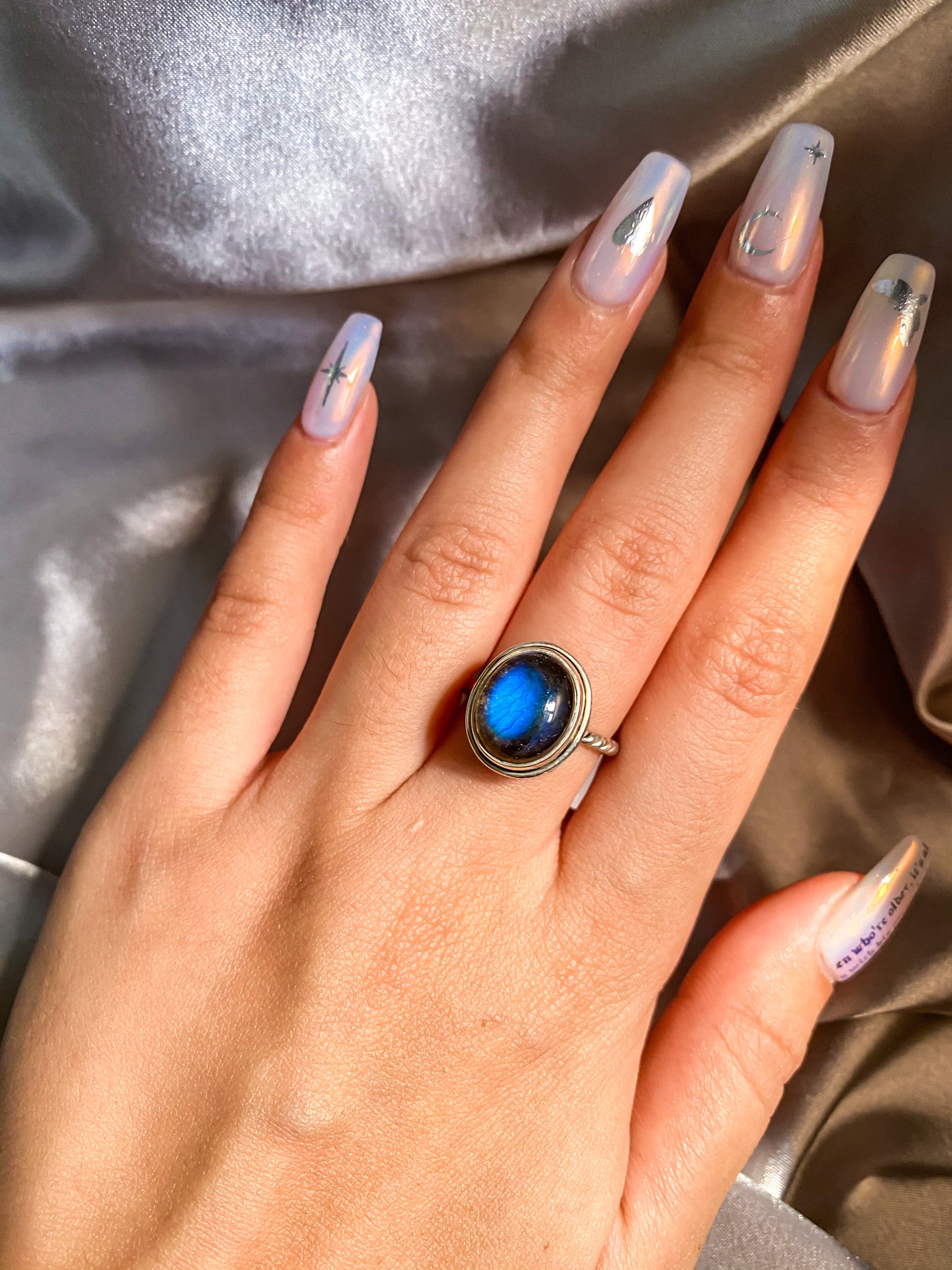 Labradorite on Intricate Silver Rope Band Ring LR-01