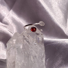 将图片加载到图库查看器，Garnet Gemstone in 925 Sterling Silver Leaf Ring - Preorder
