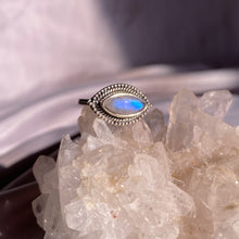 将图片加载到图库查看器，Moonstone “Eye” Ring in Intricate Setting
