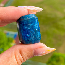 Load image into Gallery viewer, Flashy Blue Apatite Tumble
