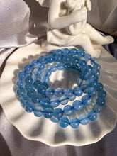 将图片加载到图库查看器，(Preorder) Blue Chalcedony Bead Bracelet
